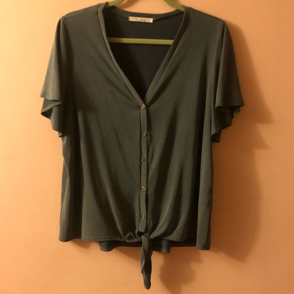 Tie front button up top